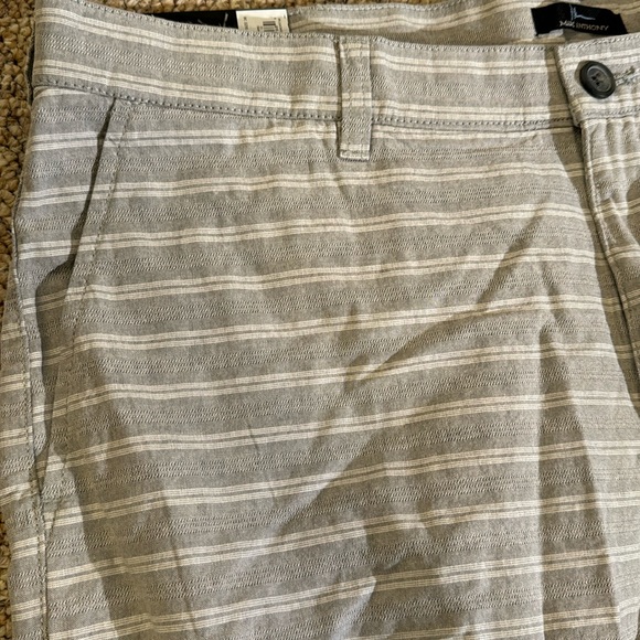Marc Anthony Slim Fit striped gold short - Picture 2 of 4